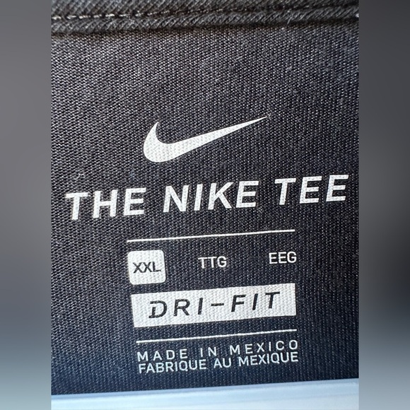 Nike Black and Gold Graphic Men's T-Shirt - Picture 4 of 4